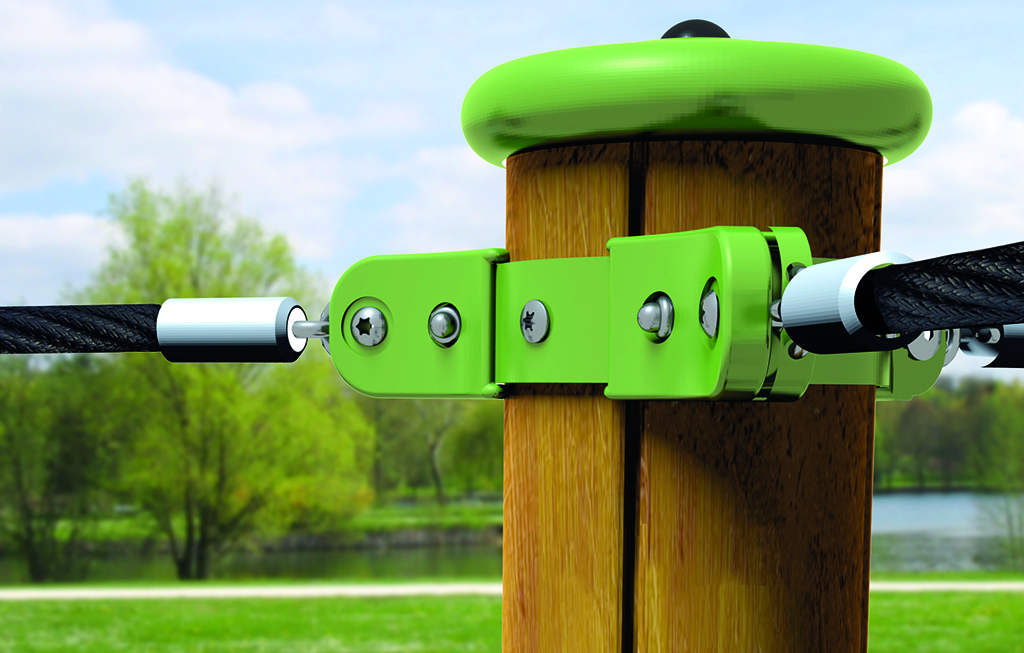 Die Seile und Kletternetze werden