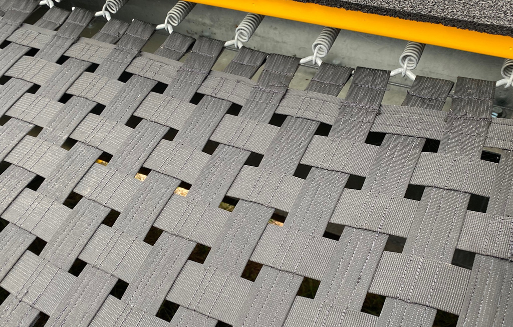 Das schwarze Sprungtuch