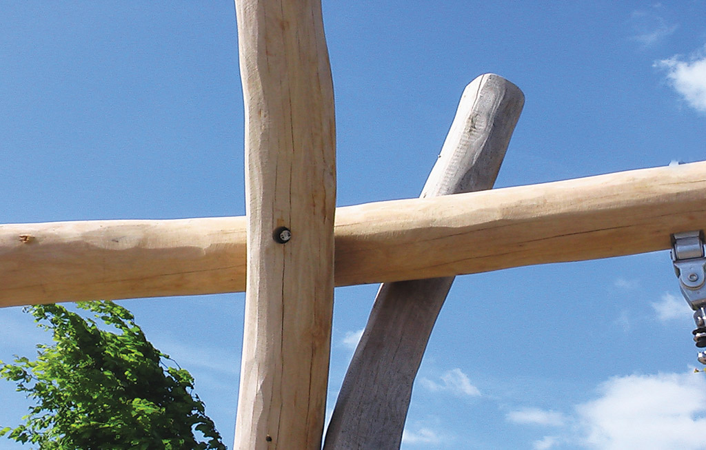 Die Standpfosten und der Kopfbalken