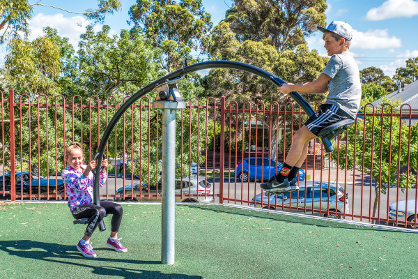 Hip-Hop J2410 spielgeräte acti’fun dynamische strukturen bild foto