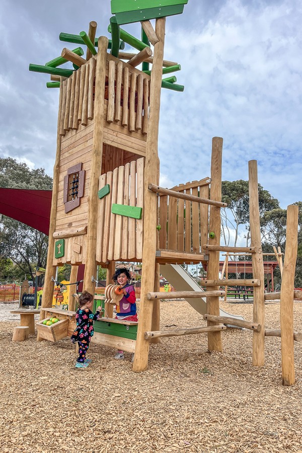 Nesthaus J49411® spielgeräte kombinationsspielanlagen kombinationsspielanlagen bild foto