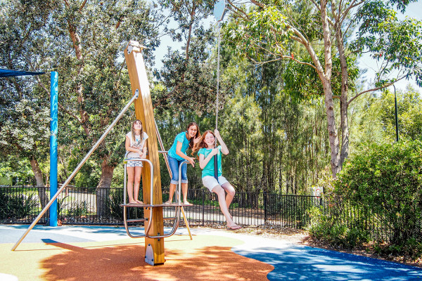 Hangseilbahn für flaches Terrain J511 spielgeräte bewegungsspielgeräte seilbahnen bild foto