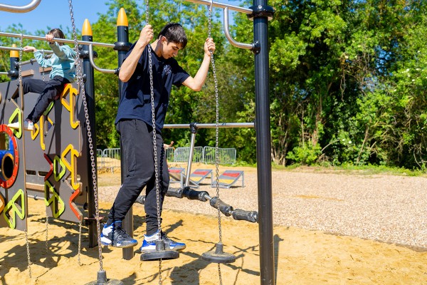 Hängestufen J5917® spielgeräte acti’fun acti’ninja bild foto