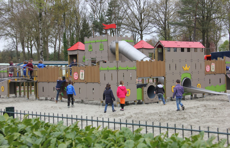 Robin Hood hat seine Zelte auf dem Campingplatz Posthoorn in Rucphen in den Niederlanden aufgeschlagen