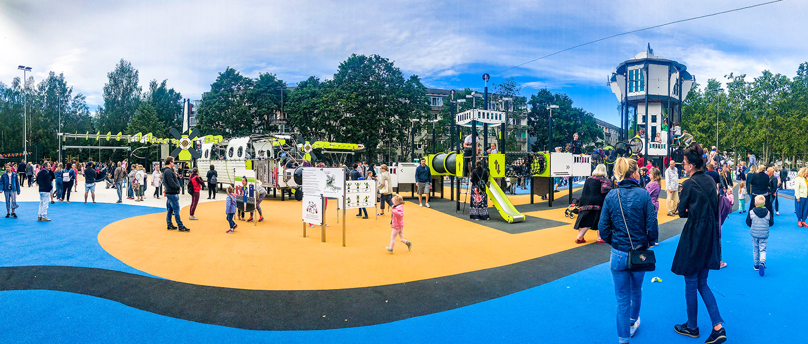 Spielplatz zum Thema Flughafen in Riga, Lettland