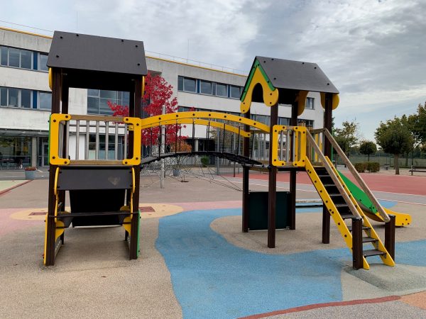 Campus-Spielplatz Internationale Schule Frankfurt (Deutschland)