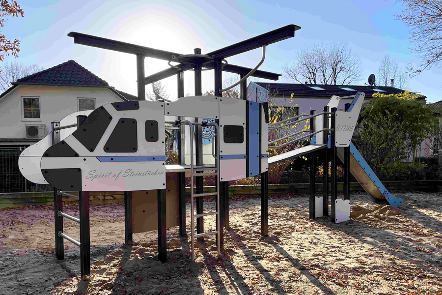 Hubschrauber-Spielplatz, Berlin-Steinstücken
